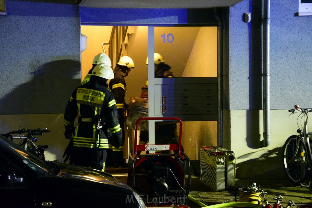 Feuer 2 Y Kellerbrand Koeln Ostheim Ruppinerstr P157.JPG - Miklos Laubert